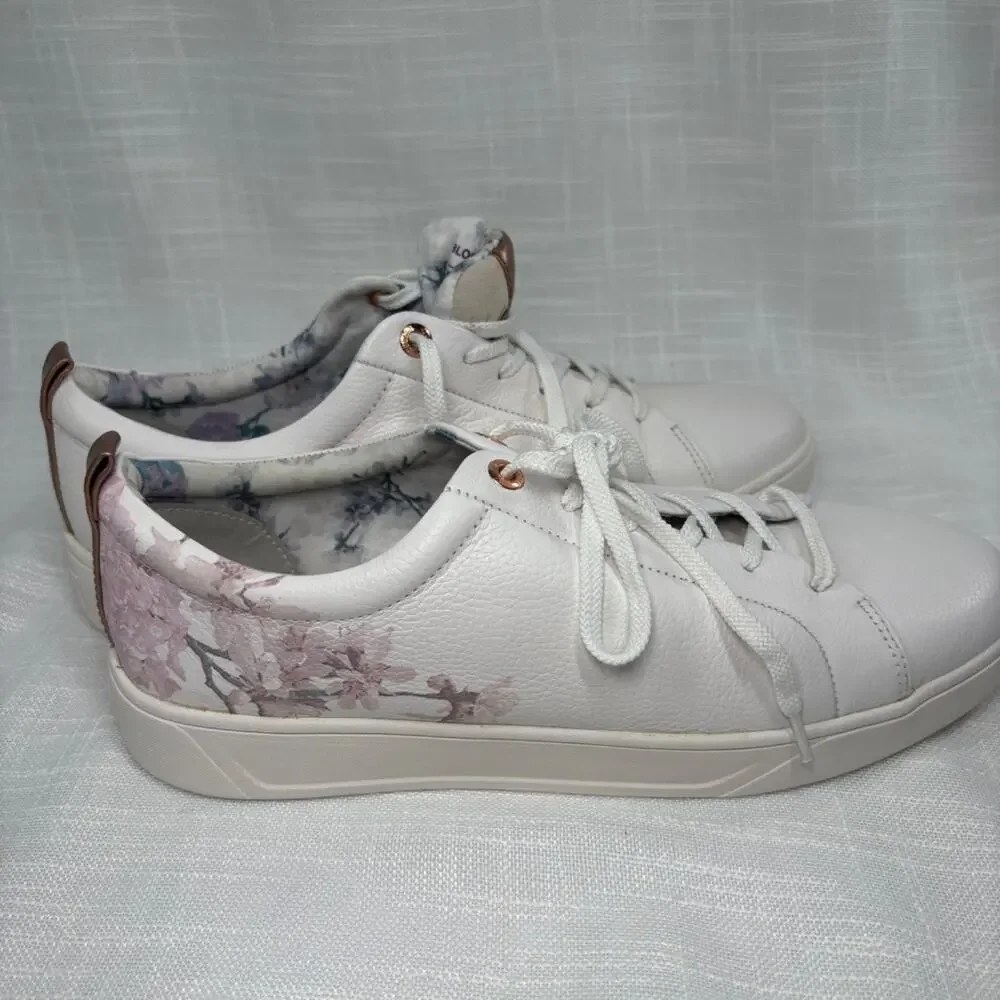 COUGAR BLOOM Leather Tennis Shoe Sneakers Sz 10 Floral Cherry Blossoms White